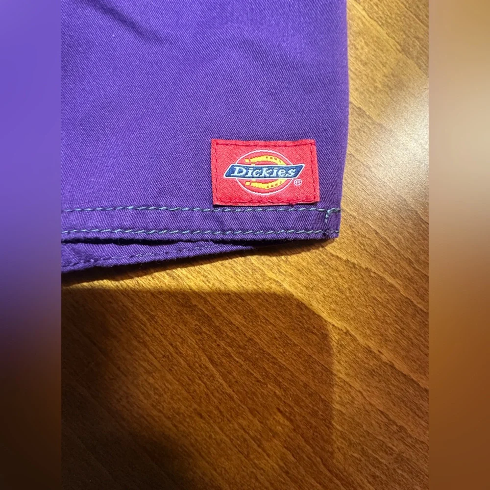 Dickies Woman’s Scrub Top - Purple Size M - Picture 4 of 6